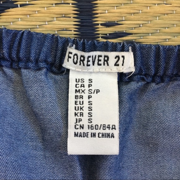 NWOT Denim Blue Shirt with White Lace detail - Picture 4 of 4